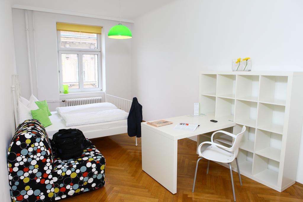 Hostel & Guesthouse Kaiser 23 Viena Quarto foto