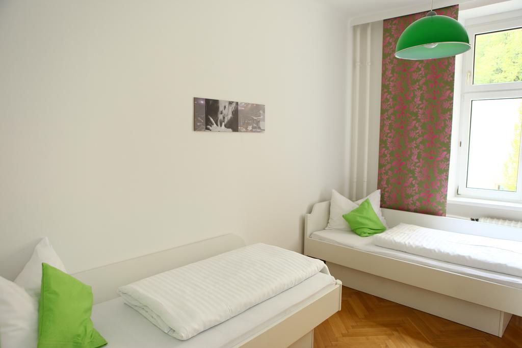 Hostel & Guesthouse Kaiser 23 Viena Quarto foto